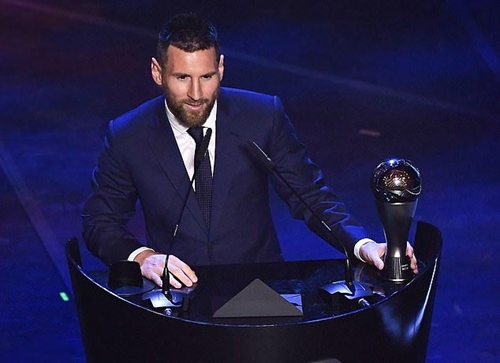 Lionel Messi giành giải Cầu thủ xuất sắc nhất của FIFA